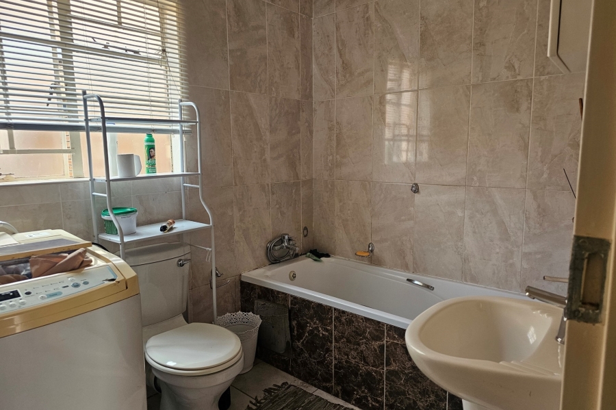 2 Bedroom Property for Sale in Waterval East North West